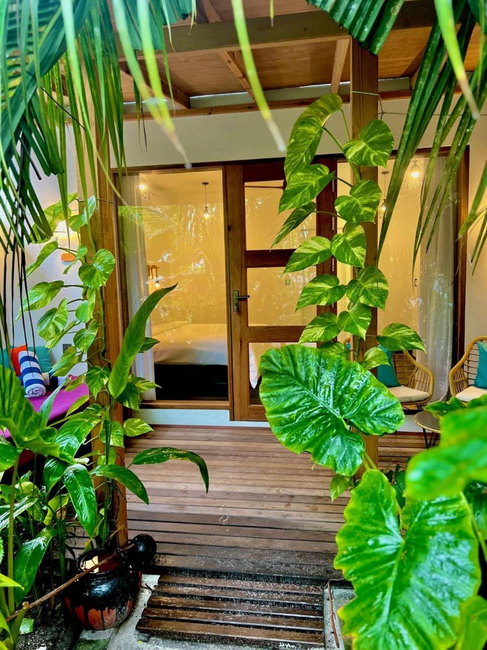 Hotel Seaside Dhigurah Dhigurah  Esterno foto