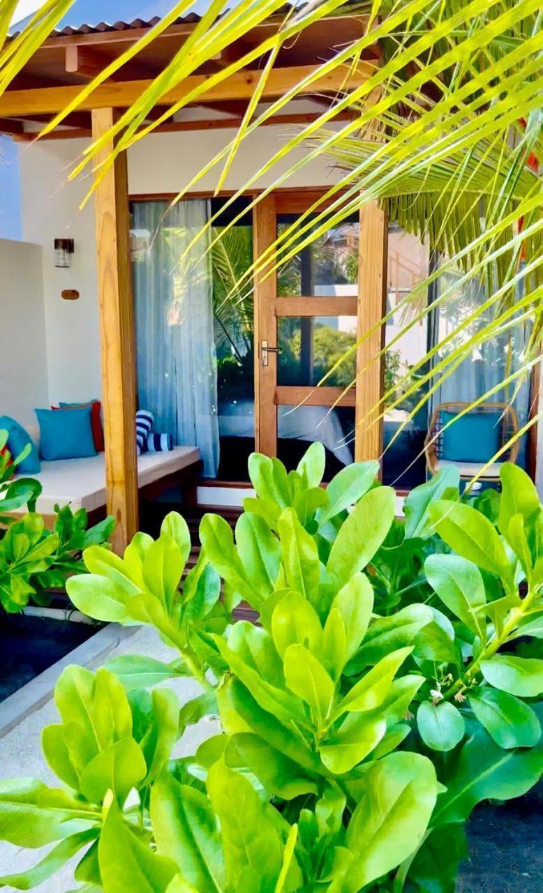 Hotel Seaside Dhigurah Dhigurah  Esterno foto
